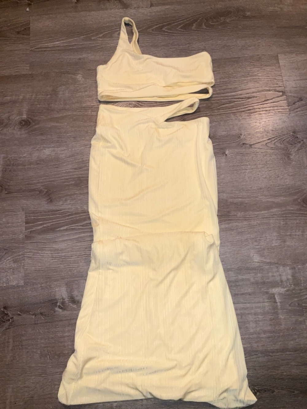 Women's One-Shoulder Cutout Two-Piece in Lemon Yellow - Picture 4 of 4